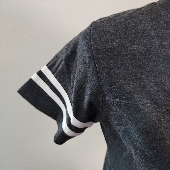 Corvette Dark Gray V Neck Short Sleeve T-Shirt Size Small - Picture 3 of 5